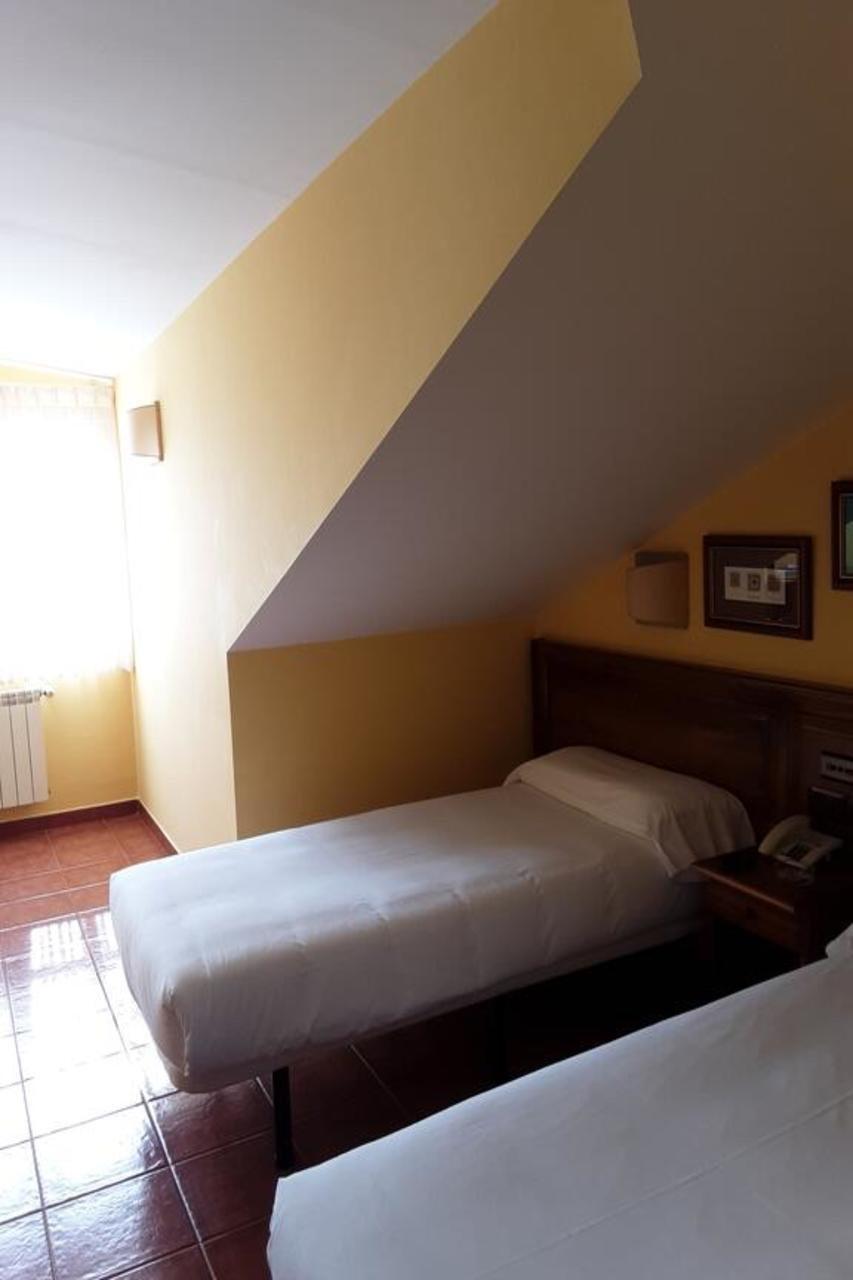 Hotel Marques De La Moral Naveces Exteriör bild